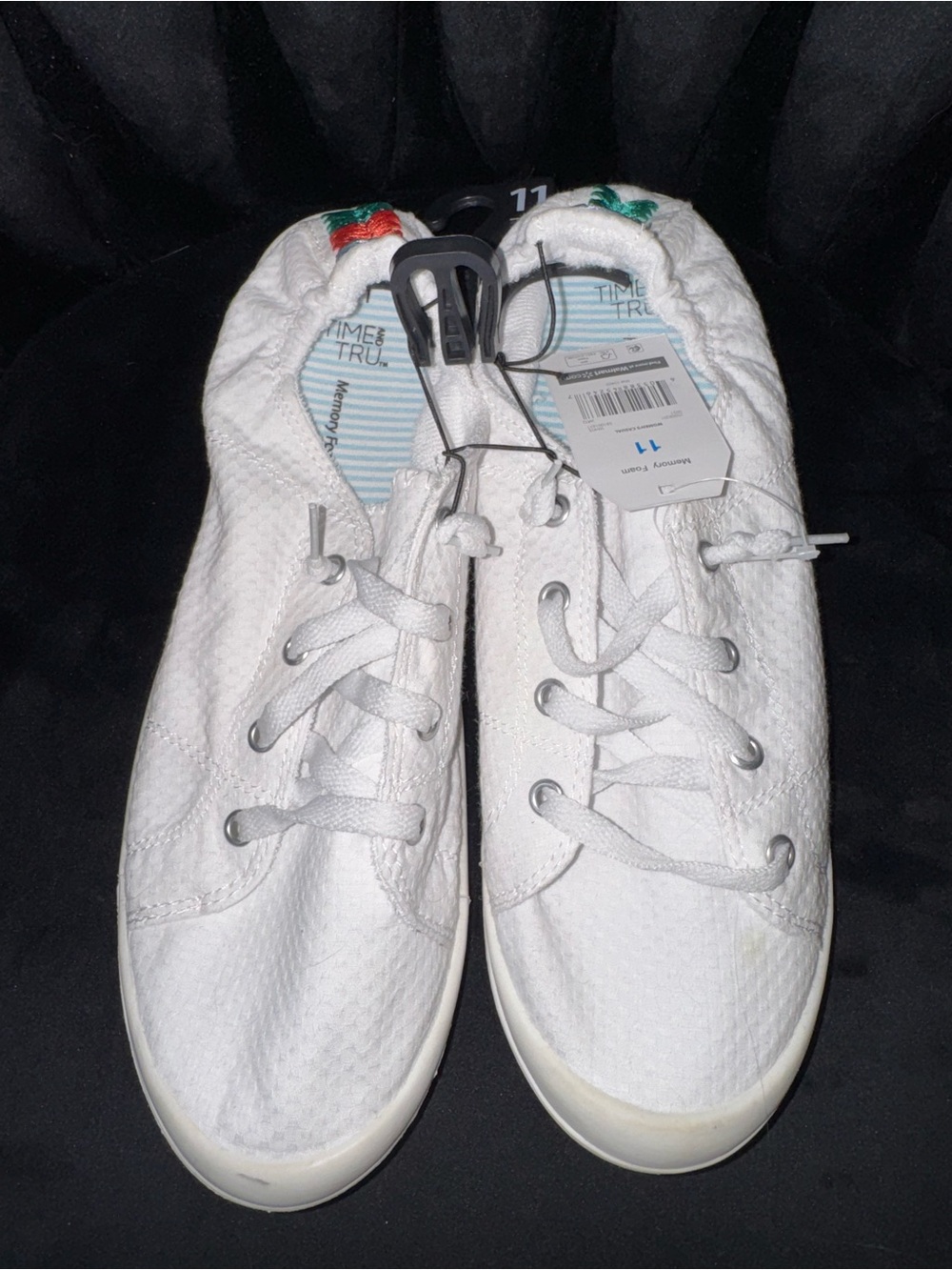 Time and Tru White Casual Lace-Up Sneakers with Accent NWT